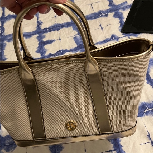Michael Kors Cream and Gold Satchel with Branded Strap - Picture 7 of 8